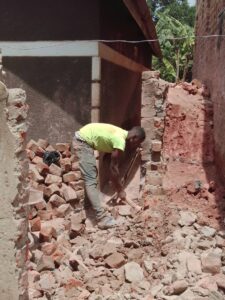 construction_man_braking_walls
